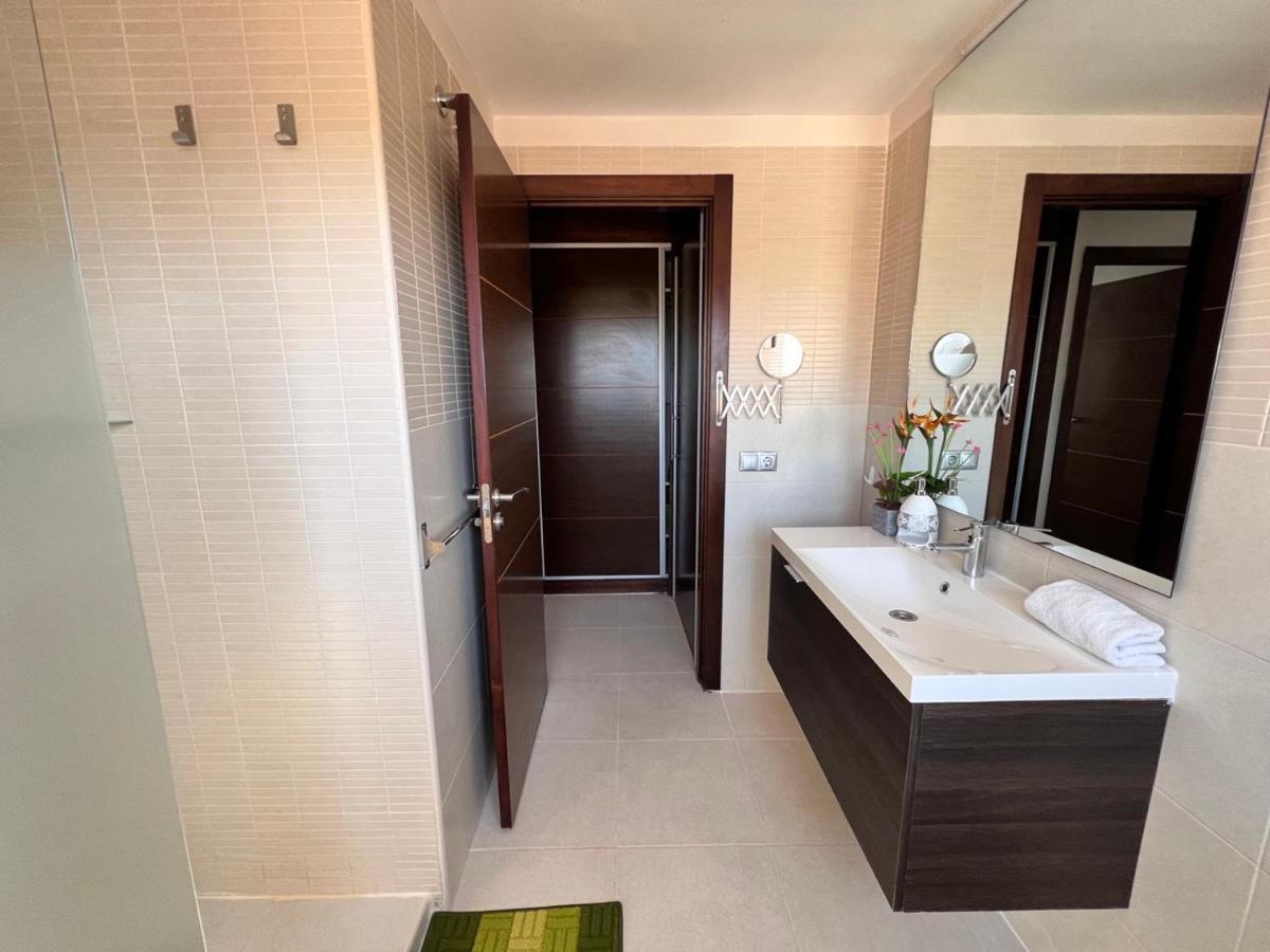 Seaview Paradise Hard Rock Apartment Адехе Екстериор снимка