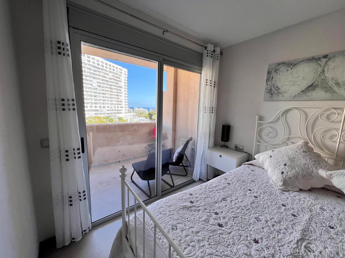 Seaview Paradise Hard Rock Apartment Адехе Екстериор снимка